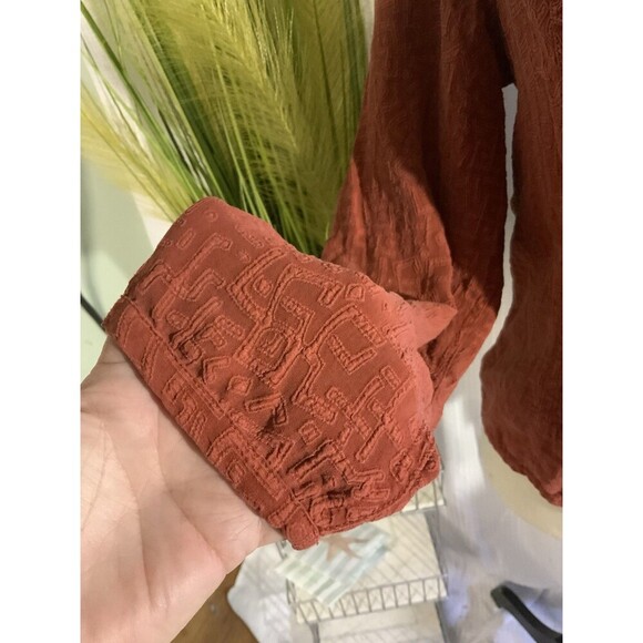 Chicos Women’s 0 US S 100% Silk Top Rust Geometric Long Sleeve Blouse - Picture 3 of 10